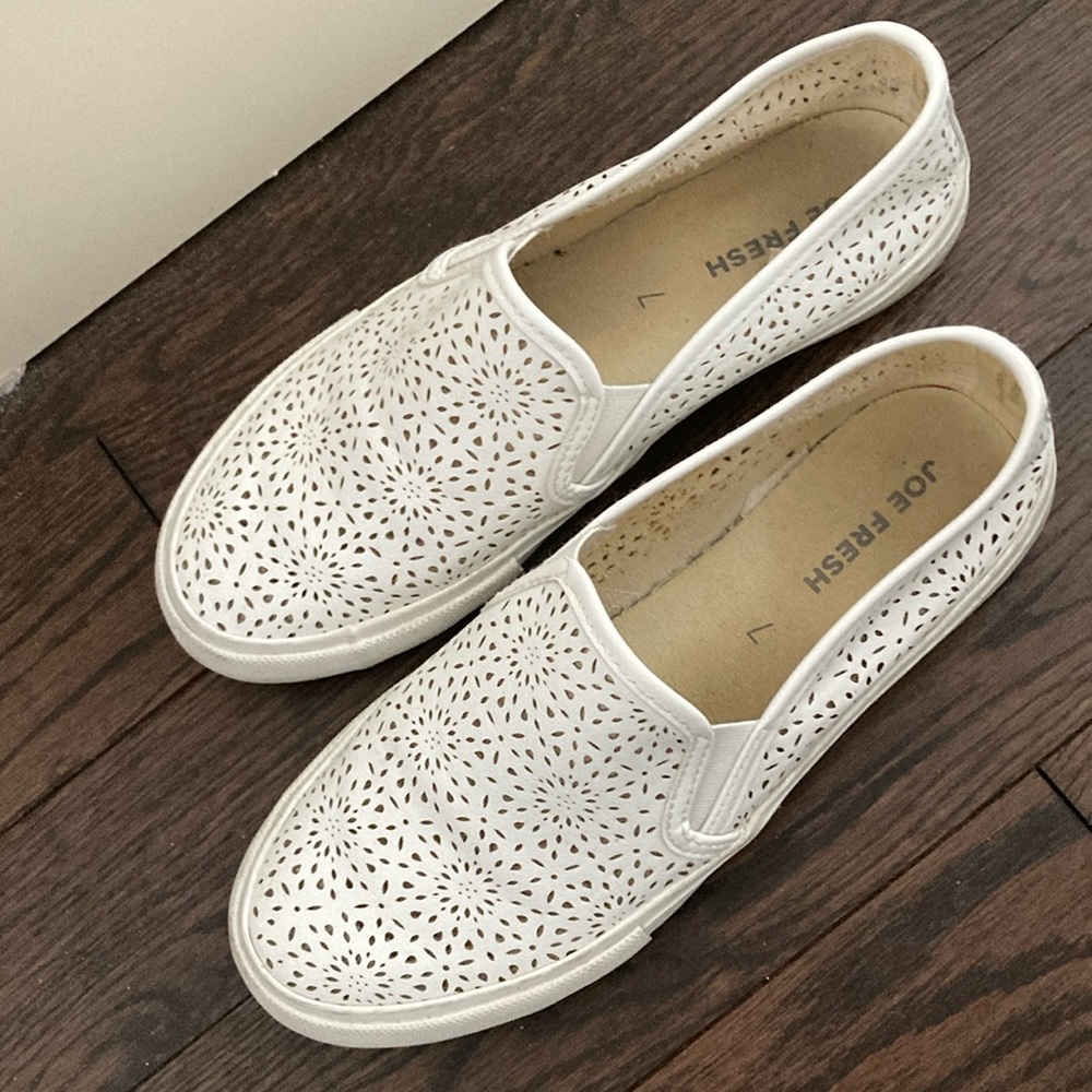 Joe Fresh cute shoes Used size 7 off white